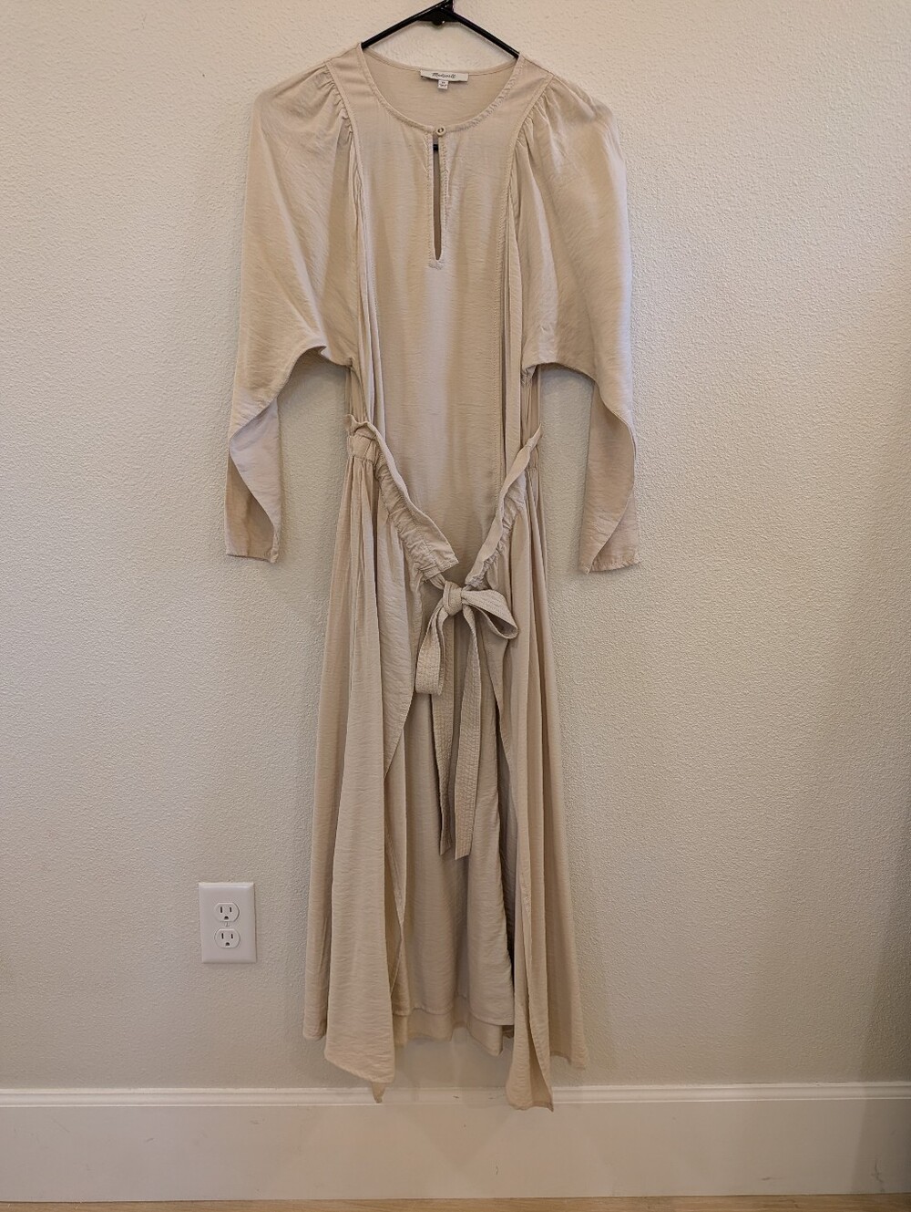 Madewell Cream Tie-Waist Long-Sleeve Maxi Dress